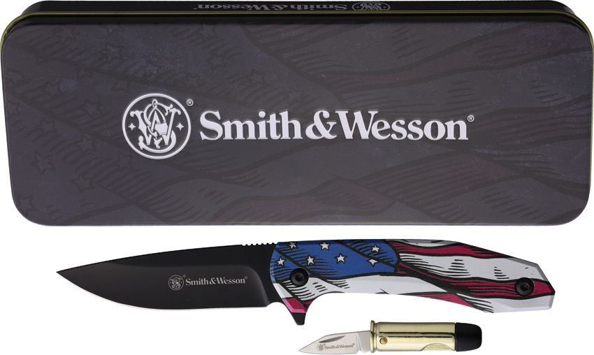 Smith & Wesson America’s Heroes Folder Combo – Black Stainless Drop Point, Flag Handle 1208874