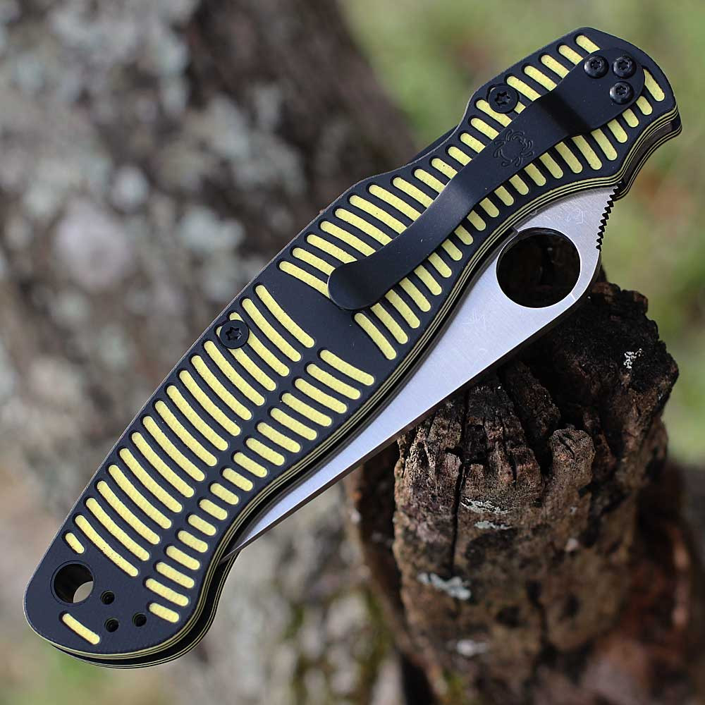 Spyderco C36GBKYLMCP2 showing the Compression Lock and Caribbean texture.