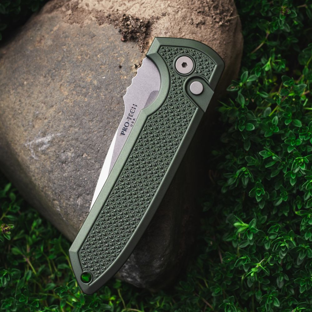 Pro-Tech Rockeye Auto Les George - 3.375" CPM-MagnaCut Stonewash Drop Point Blade, Carbide Textured Green Aluminum Handle - LG3105-GREEN