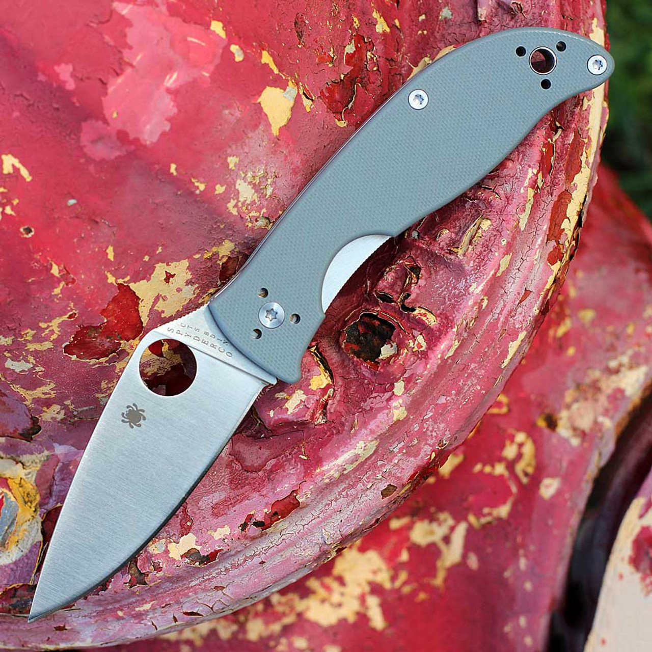 Spyderco Polestar (C220GPGY) 3.30"Drop Point Plain Blade G-10 Grey Handle