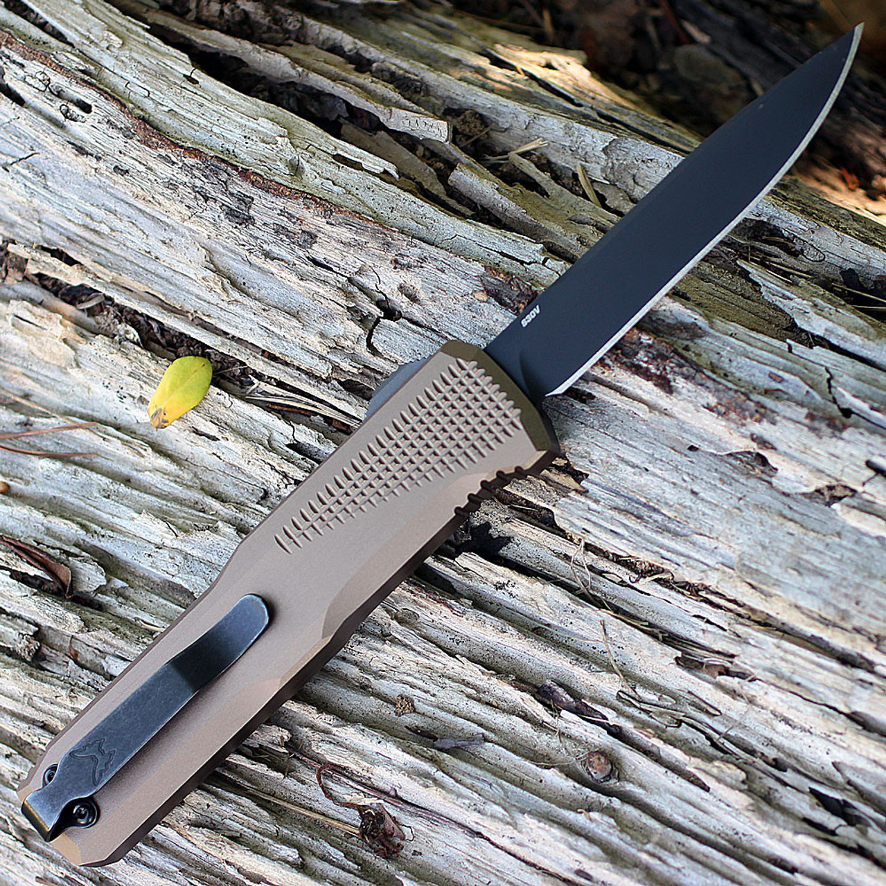 Benchmade OTF auto knife 8.08 inches overall length 4600DLC-1