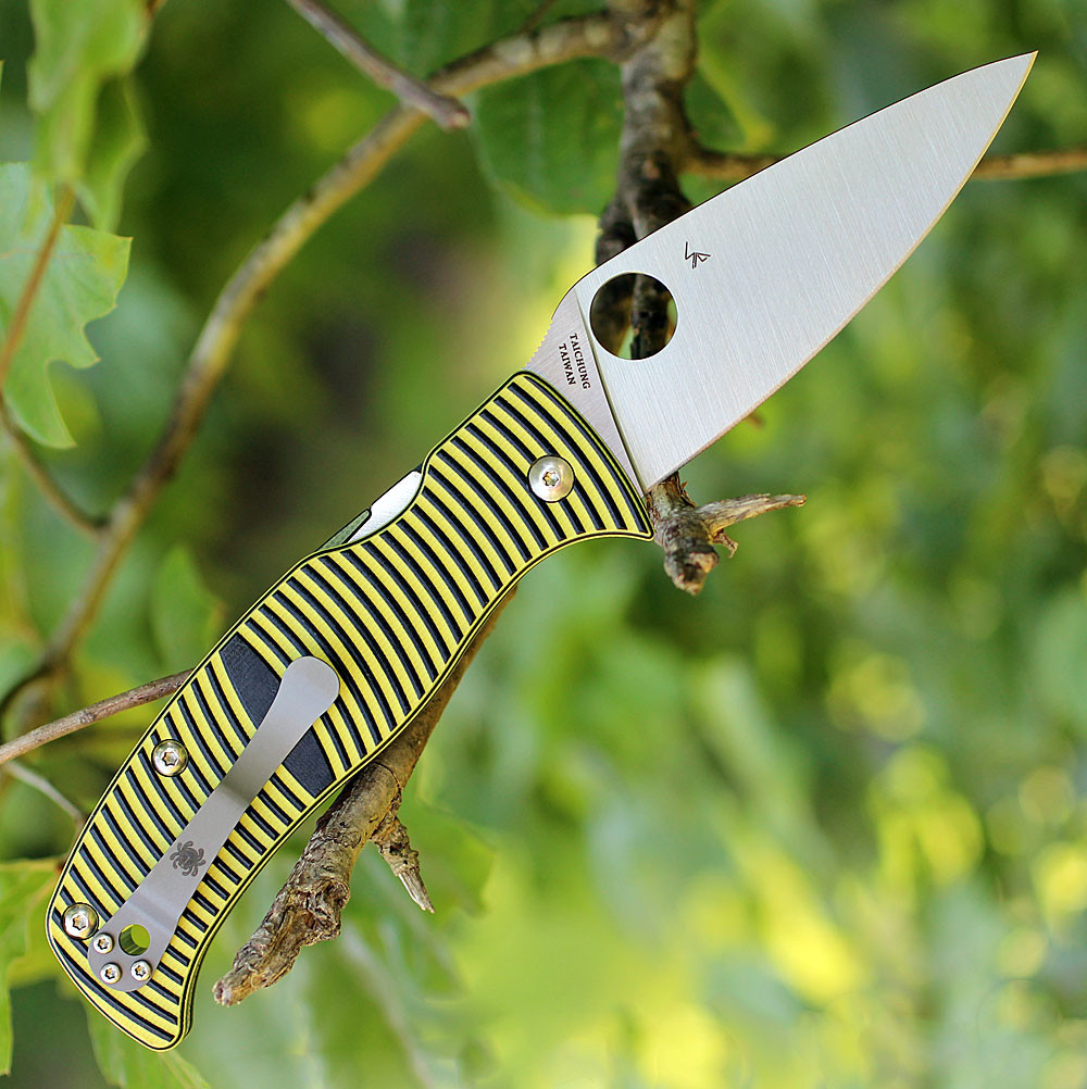 Spyderco Caribbean Leaf Black/Yellow - LC200N Blade C217GP