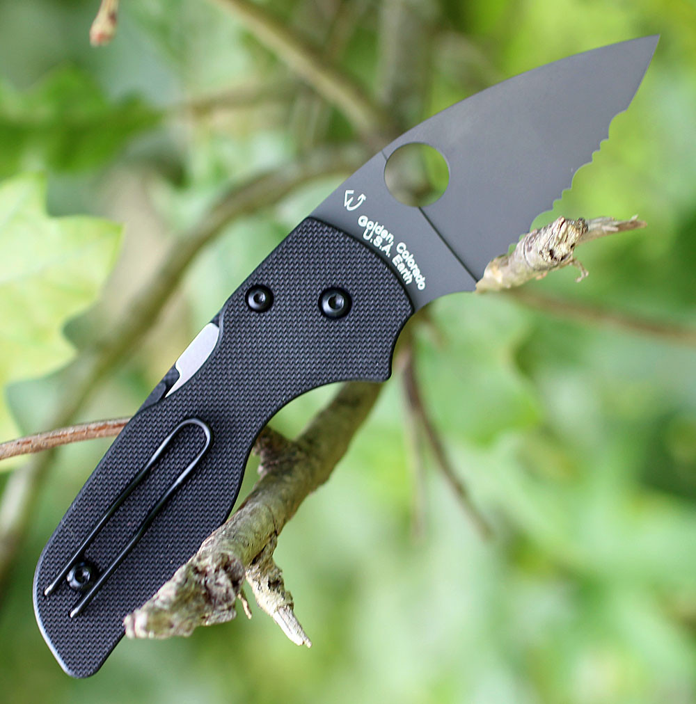 Black DLC CPM S30V SpyderEdge blade close up