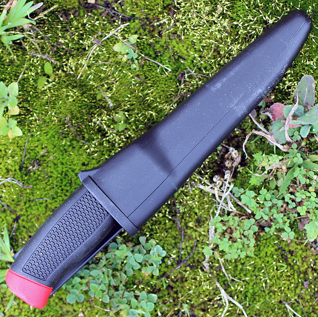 Mora Clipper 840, 4" Carbon Steel Plain Blade, Black/Red Rubber Handle