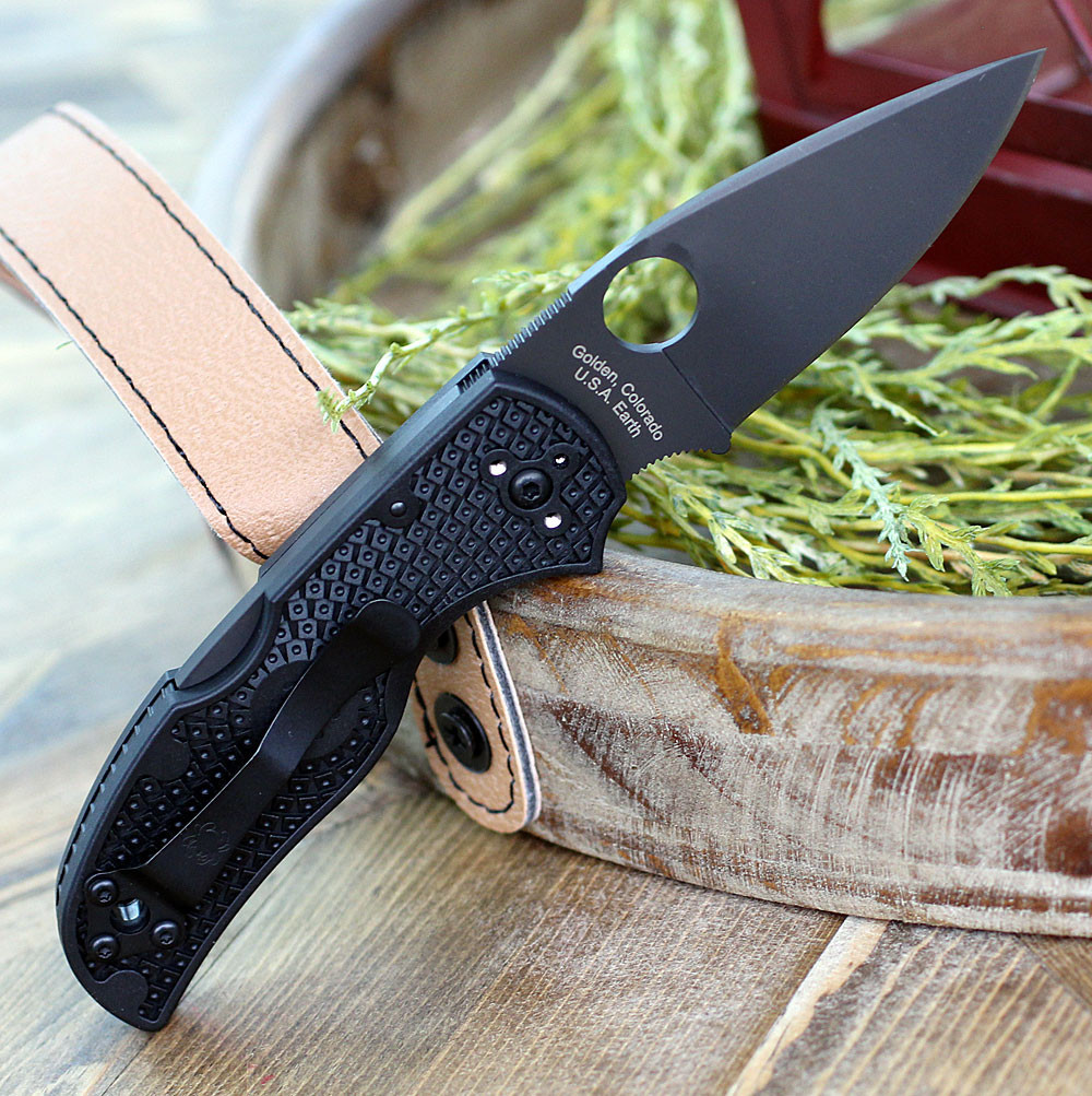 Black DLC CPM S30V plain edge blade close up