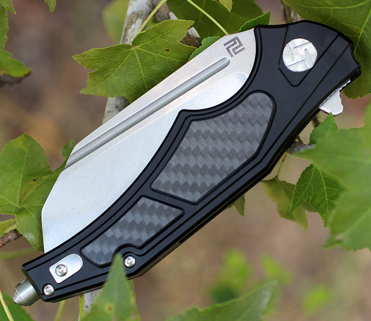 Artisan Apache ATZ1813PBCF, 3.7" D2 Plain Blade, Black Aluminum/Carbon Fiber Handle