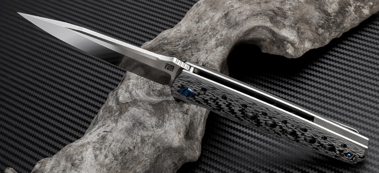 Artisan ATZ1807GBSM Virginia, 3.94" M390 Plain Blade, Black Carbon Fiber Handle
