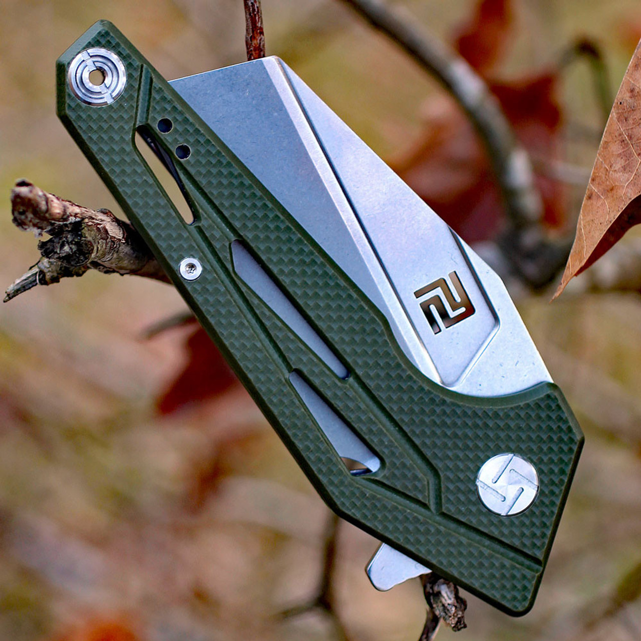 Artisan Ravine ATZ1819PGN, 2.83" D2 Steel Tanto Blade, Green G10 Handle