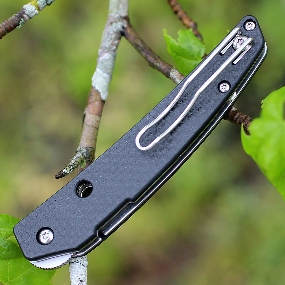 Spyderco C242CFP folded with deep pocket wire clip