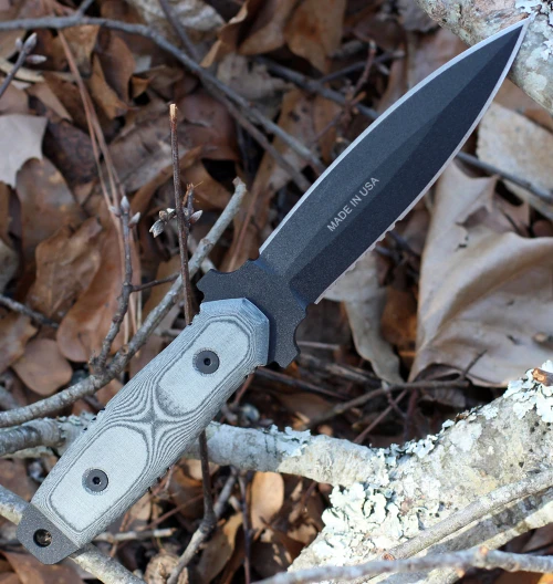TOPS Rangers Edge RE3010 5.50 inch 1095 Black Traction Dagger Double-Edge Plain Serrated Blade Detail