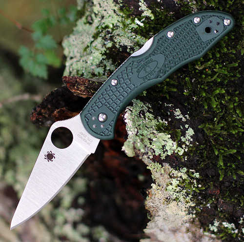 Spyderco Delica Full Flat Grind C11FPDGR, 2.88" CTS 204P SS Satin Plain Blade, Forest Green FRN Handle-Limited to 600