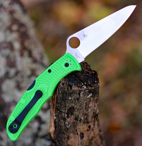 3.78 inch LC200N plain edge rust-proof blade on a Green Spyderco Pacific Salt 2.