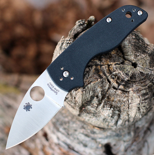 Black Handle LIL’ Native Folding Knife from Spyderco with 2.42 Inch Blade