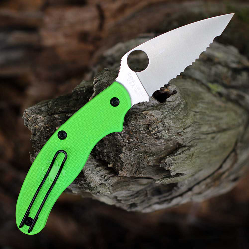 Spyderco UK Penknife Salt C94SGR with Green FRN handle and serrated blade.