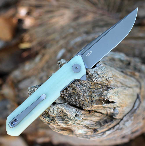 Bestechman Dundee (BTKMK01U) 3.35" Magnacut Drop Point Grey Coated Plain Blade, Natural G-10 Handle