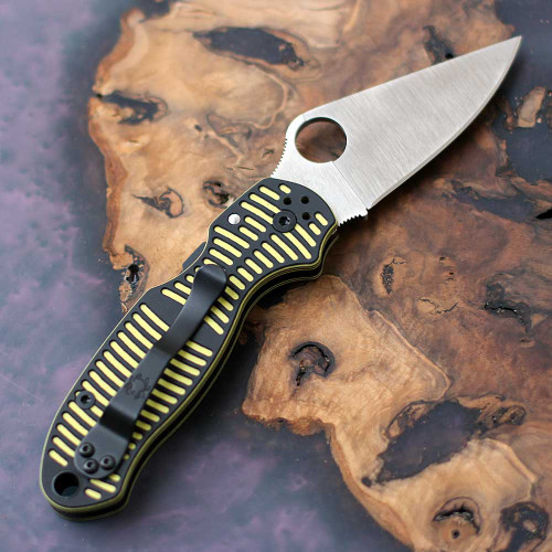 Spyderco Para 3 Salt C223GBKYLMCP yellow and black textured G-10 handle open view showing CPM MagnaCut satin plain blade