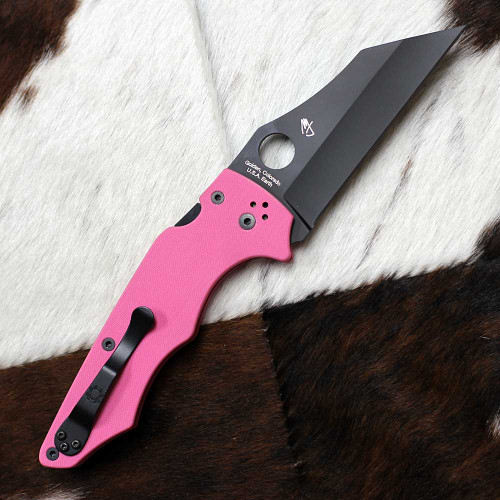 Spyderco YoJumbo C253GPNBKP Pink G-10 handle open view showing black DLC CPM S30V Wharncliffe blade and compression lock