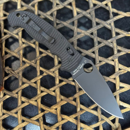 Spyderco Manix 2 XL Salt C95GMCBKP2 black G-10 Caribbean texture handle open view showing black DLC CPM MagnaCut plain blade