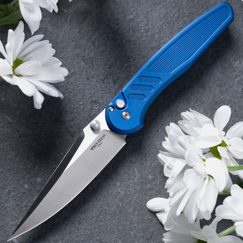 Pro-Tech Avalon PN1100LTD Blue automatic knife with satin Magnacut blade and knurled aluminum handle