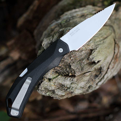 Gerber Forefront Hunt 2009292 open — 420HC stonewash drop point blade deployed, black nylon handle, Gerber logo bolster, made in USA