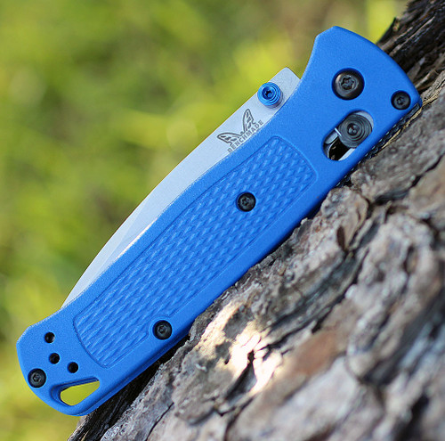 Benchmade Bugout (535) 3.24" CPM-S30V Drop Point Plain Satin Blade, Blue Grivory Handle