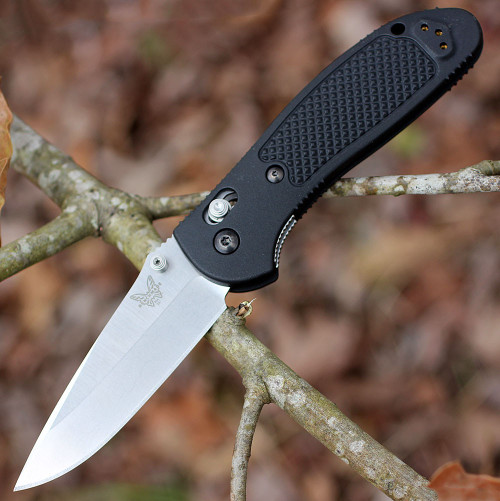 Benchmade Griptilian 551-S30V folding knife 3.45 inch S30V Drop Point blade