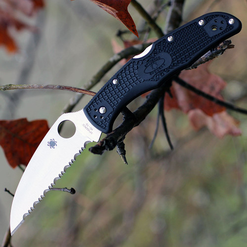 Spyderco Endura 4 Wharncliffe C10FSWCBK serrated blade open