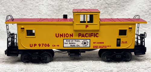 19706 Union Pacific Extended Vision Smoking Caboose (7+)