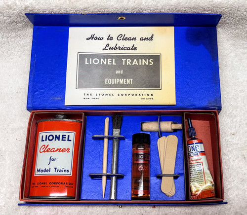 927 Lubricating and Maintenance Kit (7+/OB)