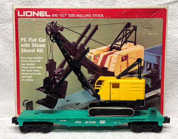 9158 Penn Central Flatcar w/ Shovel (8+/OB)