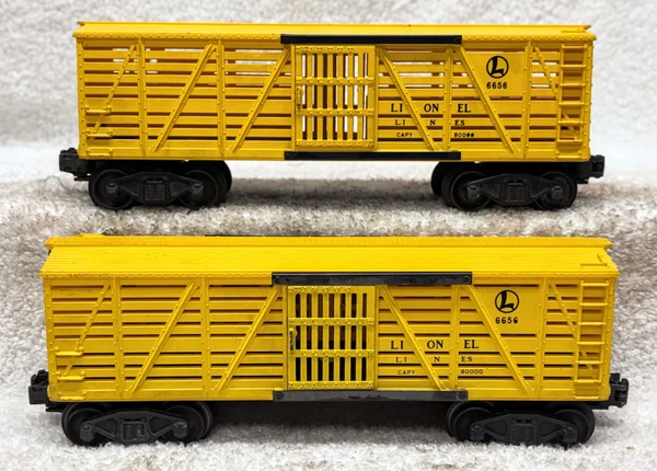 6656 Stock Car: Set Of Two Light Yellow (7 & 7+)