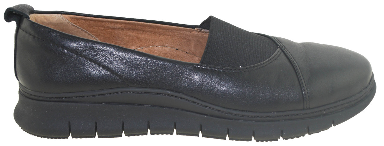 Vionic Women's Fresh Linden Walking Loafer Black - Right Foot Shoes