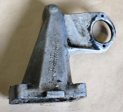 Genuine Mercedes-Benz Engine Support Arm Right OM617 950 Turbo Diesel W116 300SD Genuine Mercedes-Benz Engine Support Arm Right OM617 950 Turbo Diesel W116 300SD