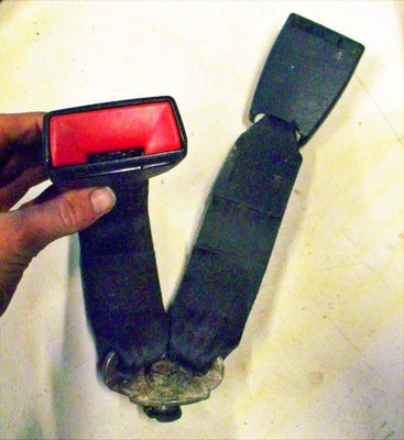 Genuine Mercedes-Benz Rear Seat Belt Double Receiver w/ Top Button for Notched Buckle, Center W123 Coupe Sedan 79-83 US