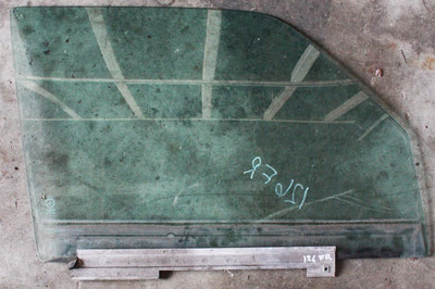 Genuine Mercedes-Benz Door Window Glass Front Right W126 Sedan