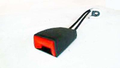 Genuine Mercedes-Benz Rear Seat Belt Receiver for Hole Buckle, Right W126 Coupe 83-85 Genuine Mercedes-Benz Rear Seat Belt Receiver for Hole Buckle, Right W126 Coupe 83-85