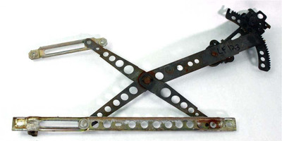 Genuine Mercedes-Benz Manual Window Regulator Front Left W123 Sedan Wagon Genuine Mercedes-Benz Manual Window Regulator Front Left W123 Sedan Wagon
