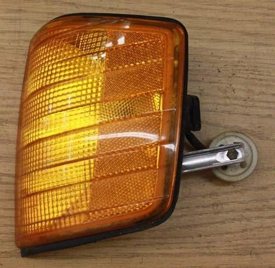 Genuine Mercedes-Benz Turn Signal Assembly Left W201 190E 190D Genuine Mercedes-Benz Turn Signal Assembly Left W201 190E 190D