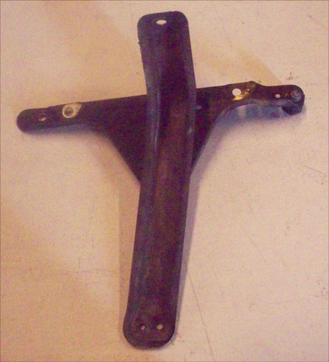 Genuine Mercedes-Benz Air Filter Housing Mounting Bracket OM617 Turbo Diesel W116 W123 W126 Genuine Mercedes-Benz Air Filter Housing Mounting Bracket OM617 Turbo Diesel W116 W123 W126