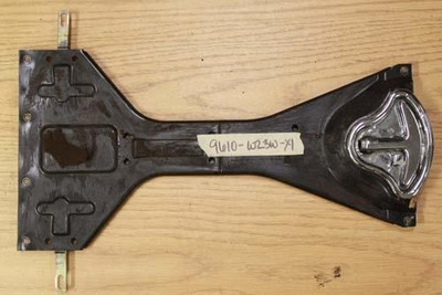 Genuine Mercedes-Benz Manual Sunroof Mechanism with Handle and Hardware W123 Wagon Genuine Mercedes-Benz Manual Sunroof Mechanism with Handle and Hardware W123 Wagon