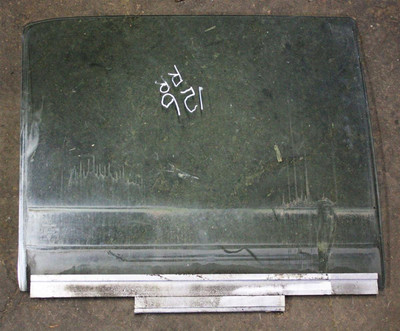 Genuine Mercedes-Benz Door Window Glass Rear Right 126 Sedan SWB