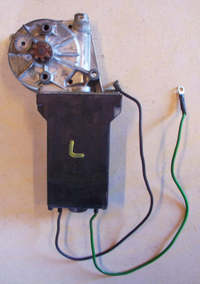 Genuine Mercedes-Benz Window Motor Left 8 Tooth Tall Gear W108 W109 W114 W115 W116