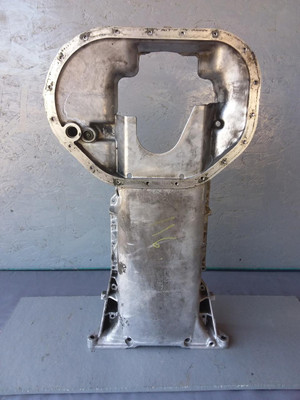 Genuine Mercedes-Benz Upper Oil Pan OM617 .950 Turbo Diesel W116 300SD Genuine Mercedes-Benz Upper Oil Pan OM617 .950 Turbo Diesel W116 300SD