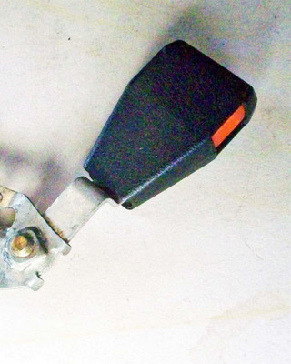 Genuine Mercedes-Benz Front Seat Belt Receiver w/ Side Button for Notched Buckle, Right W116 W123 73-79 US