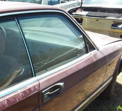 Genuine Mercedes-Benz Door Window Glass Right W126 Coupe