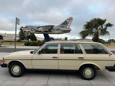 Genuine Mercedes-Benz 1981 Mercedes W123 300TD Wagon, Solid Daily Driver 