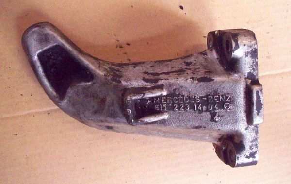 Genuine Mercedes-Benz Engine Support Arm Right OM616 OM617 NA Diesel and M115 Gas W123