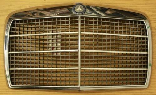 Genuine Mercedes-Benz Front Grille Assembly Early W114 W115 68-73