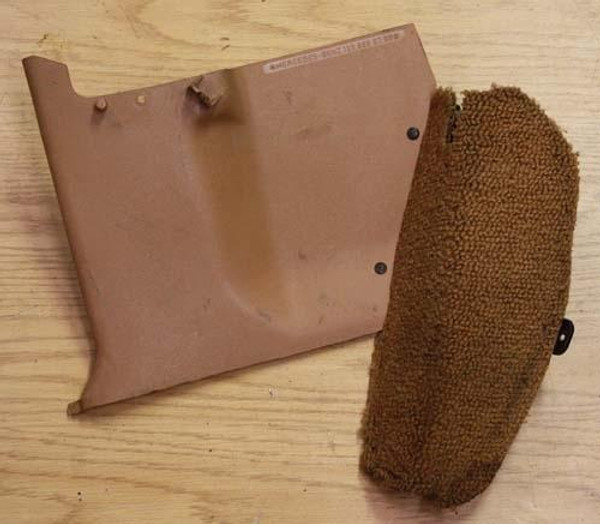 Genuine Mercedes-Benz Drivers Foot Well Kick Panel Palomino W123 80-85