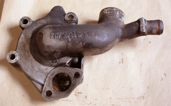 Genuine Mercedes-Benz Water Pump Housing OM615, OM616 and OM617 Diesel W115 W116 W123 W126